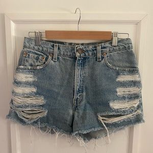 550 Levi’s medium wash